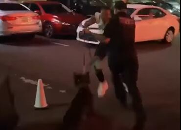 Guardia ordena a perro atacar a afroamericano afuera de restaurante en EU