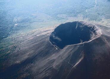 Turista de EU cae al cráter del Monte Vesubio por tomarse una ‘selfie’