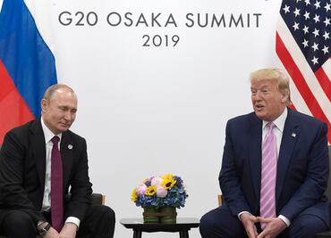 Ella es la bailarina que Putin contrató como intérprete para Trump en 2019