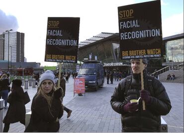 Arrestan por error a afroamericano con sistema de reconocimiento facial
