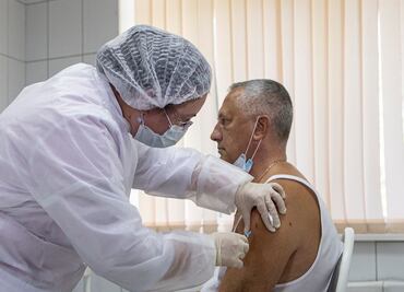 El 14 % de vacunados con Sputnik V mostraron efectos secundarios