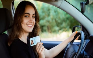 ¿Puedo cambiar mi licencia de conducir vieja por la permanente CDMX?