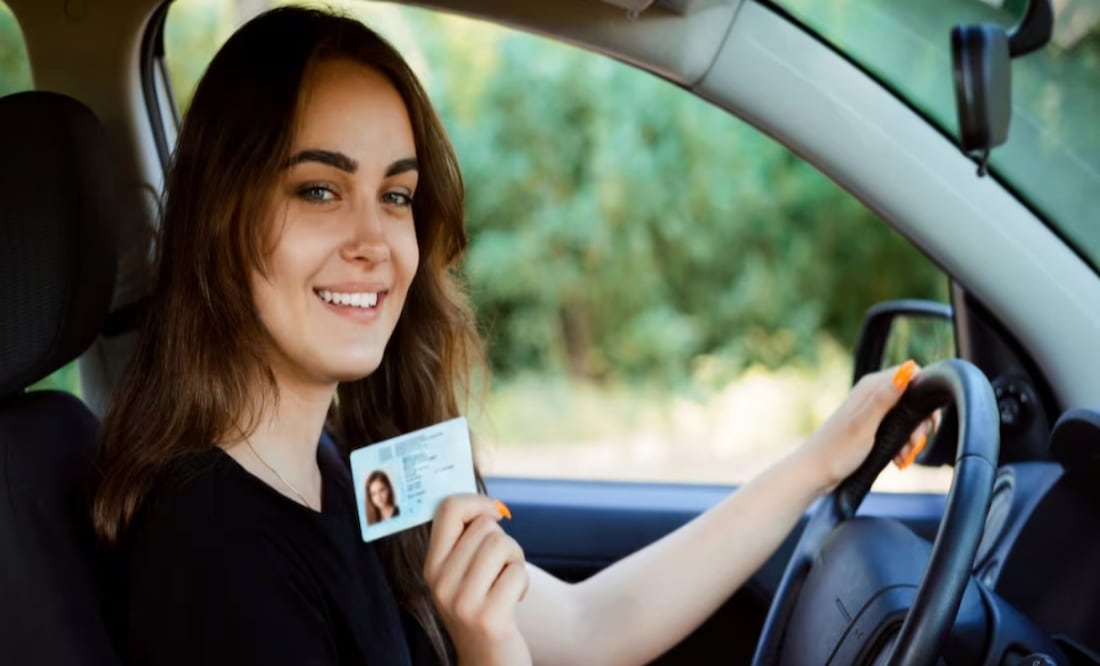 ¿Puedo cambiar mi licencia de conducir vieja por la permanente CDMX? Foto: iStock / Vitalii Petrushenko