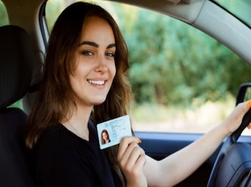 ¿Puedo cambiar mi licencia de conducir vieja por la permanente CDMX?