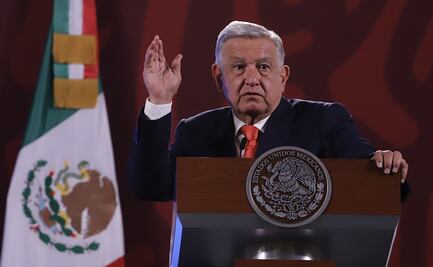 AMLO dice que no dará "carpetazo" al caso Ayotzinapa en México