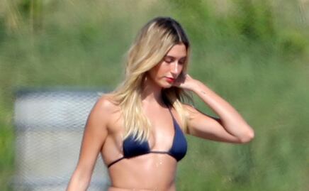 La lencería traslúcida con la que Hailey Bieber se lució en nueva sesión de fotos