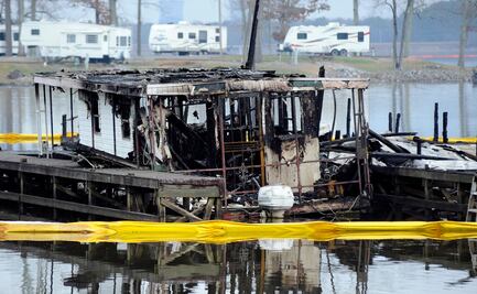 Mueren 8 personas por incendio en embarcadero de río Tennessee