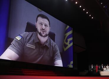 Zelenski sorprende en gala de Festival de Cannes; se despide con ovación