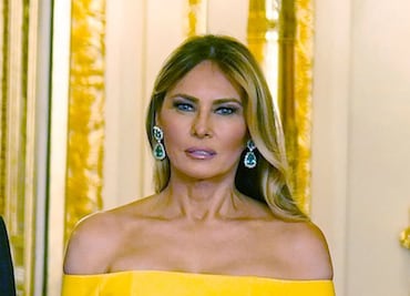 Melania Trump causa revuelo en Reino Unido: rompe protocolo real con arriesgado escote