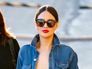 Eiza González arrasa con look de mezclilla y braless en Los Ángeles