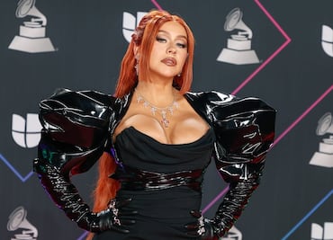 El vestido joya de transparencias con el que Christina Aguilera enamoró a sus fans en Las Vegas