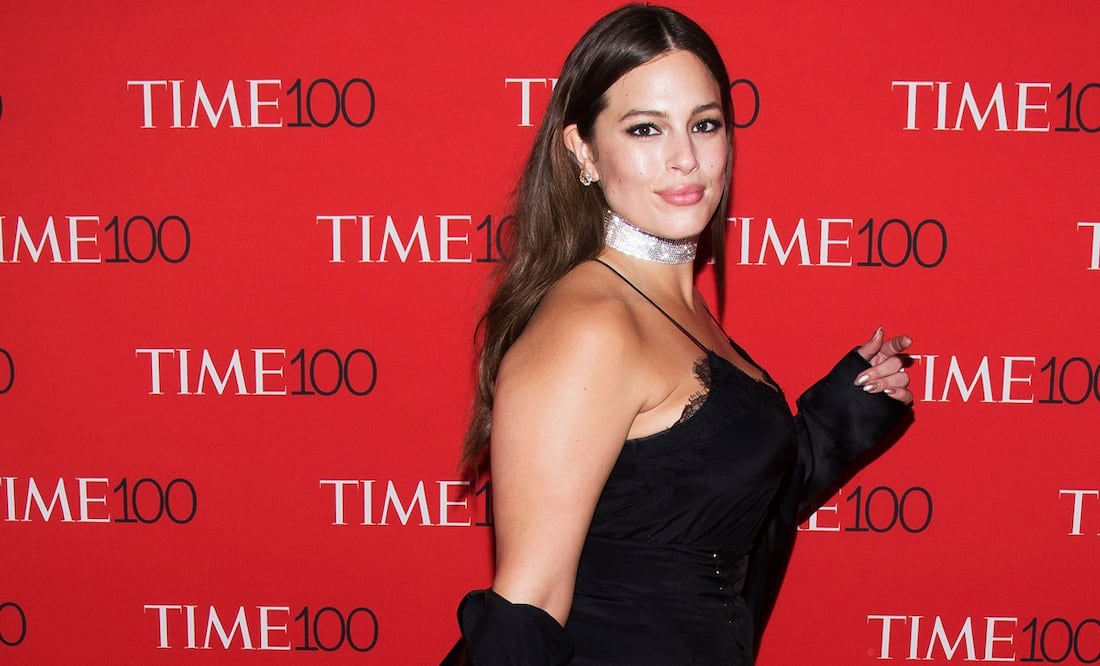 Ashley Graham enciende la primavera con sesión en monokini en Cannes. Foto: EFE