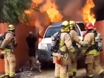 Video. Hombre corre hacia incendio para salvar a perro en San Diego