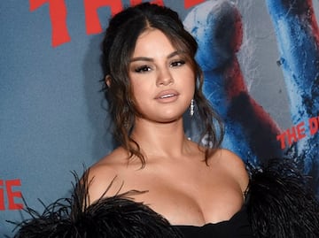 Selena Gomez luce escote de infarto en estreno de “The Dead Don’t Die”