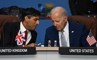 Estados Unidos confirma bombardeos en conjunto con Reino Unido contra los hutíes en Yemen