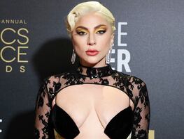 Lady Gaga y el atrevido vestido Gucci con el que triunfó en los Critics Choice Awards