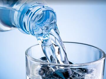 Aeropuerto de San Francisco prohíbe botellas de plástico