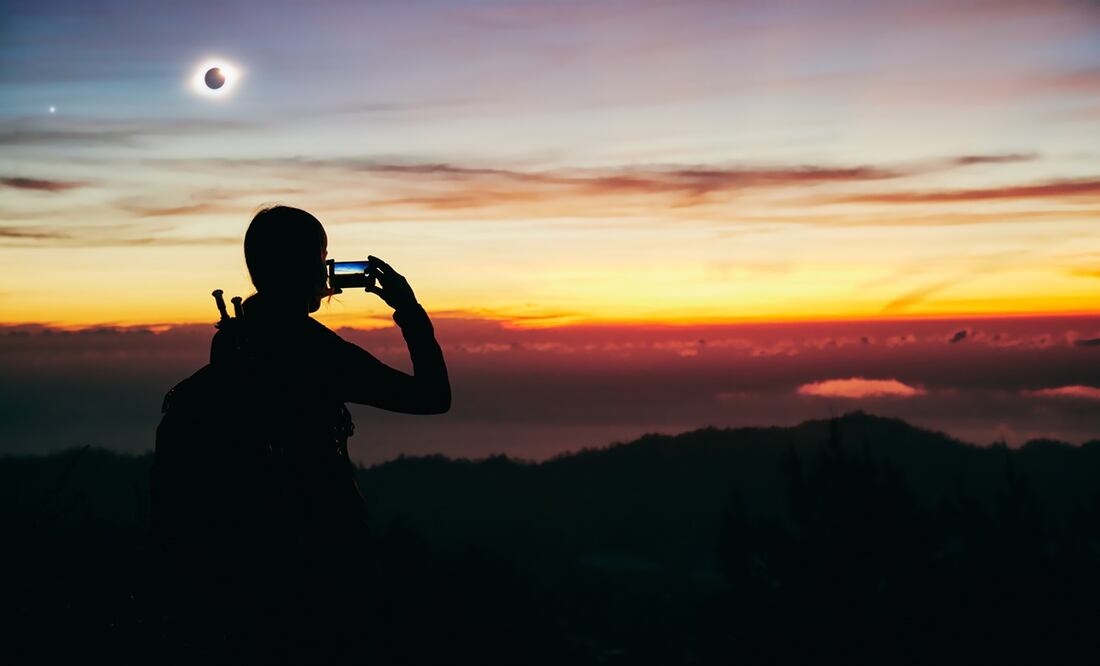 ¿Puede el eclipse total solar de 2024 afectar a tu teléfono? Esto es lo que dicen los expertos. Foto: iStock-m-gucci