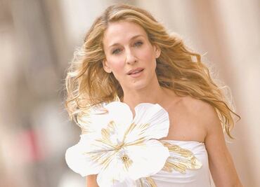 Sarah Jessica Parker deslumbra con traje de baño negro a los 57 años