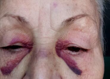 Cajera golpea a clienta de 70 años tras discusión en Walmart de Wisconsin