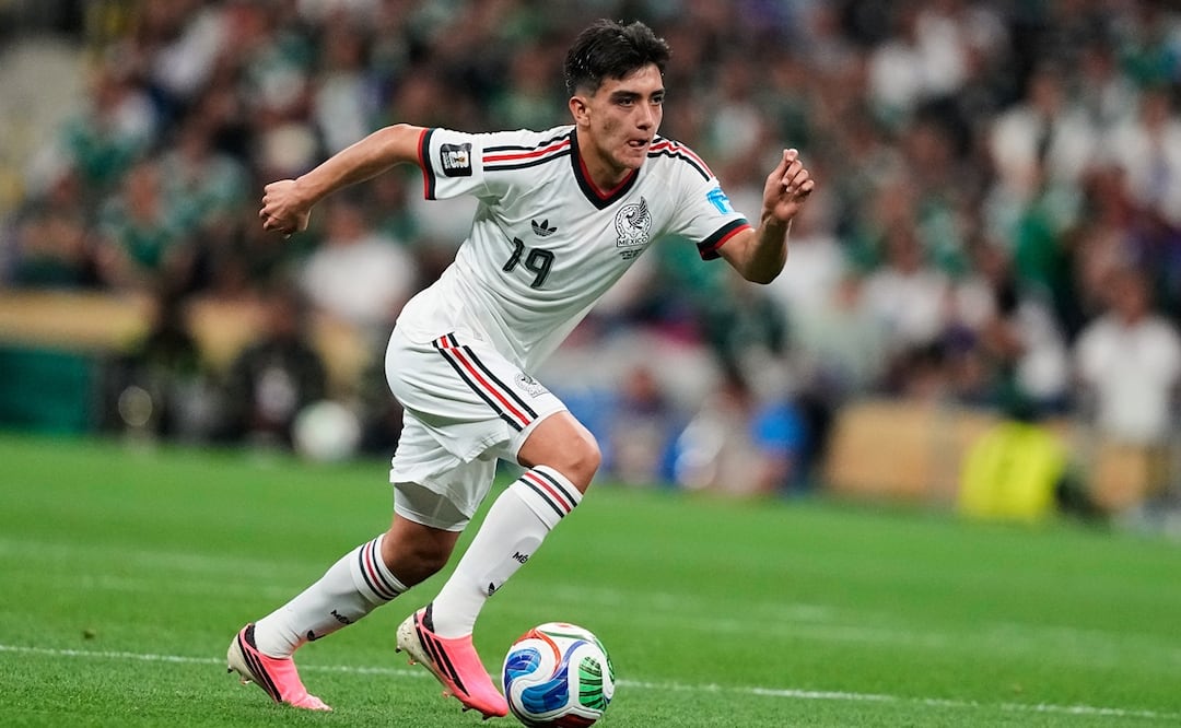 ¿Adiós a Xolos? Gilberto Mora, de 17 años, entra en el radar del Manchester United. Foto: (AP Foto/Natacha Pisarenko )
