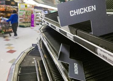¿Por qué hay estantes vacíos en los supermercados en EU?