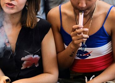 Compuesto relacionado con enfermedades por vapeo está en la marihuana