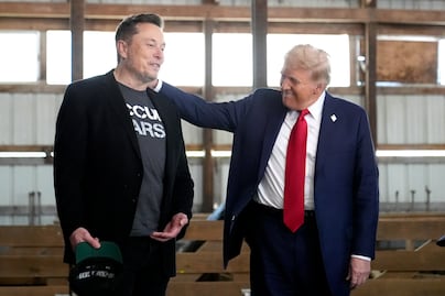 Trump defiende a Musk de boicot: "Voy a comprar un Tesla para apoyarlo"
