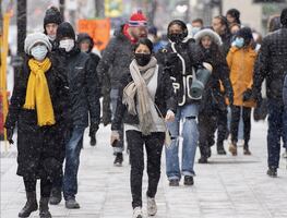 Quebec impone sanción económica a adultos que rechazan vacuna