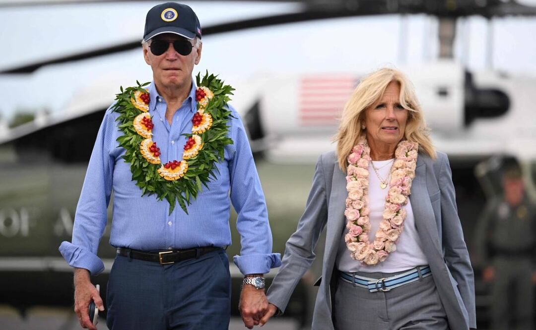 En redes sociales circula un video donde aparentemente Biden se queda dormido en su visita a Hawái. Foto: AFP / Mandel NGAN