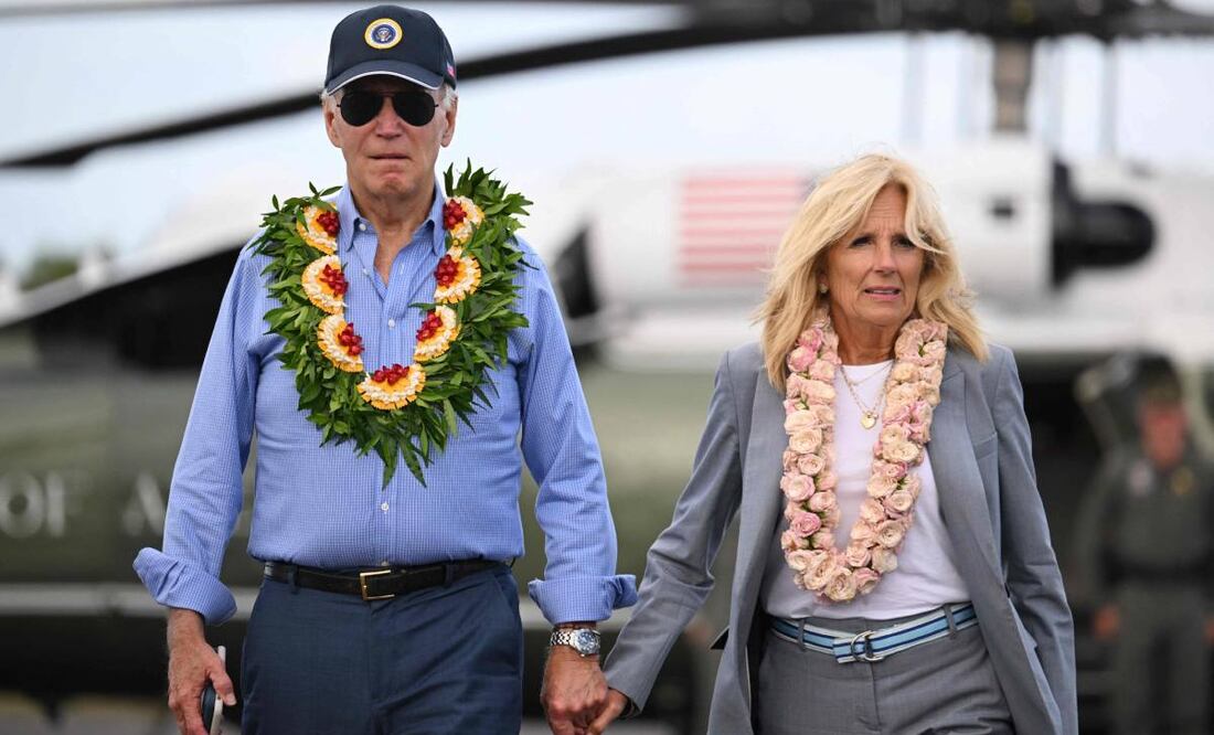 En redes sociales circula un video donde aparentemente Biden se queda dormido en su visita a Hawái. Foto: AFP / Mandel NGAN