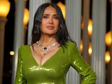 Salma Hayek se roba los suspiros en la Gala de Arte y Cine LACMA con glamoroso vestido bustier