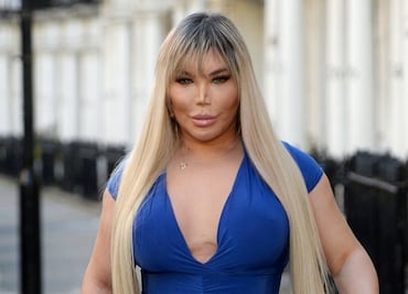 'Ken humano' muestra su transformación a mujer en Londres