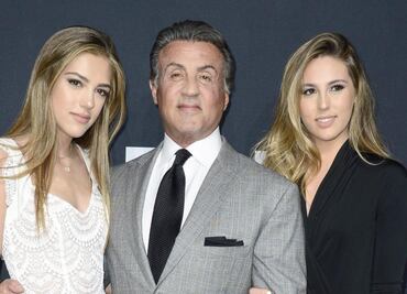 Hija de Sylvester Stallone deslumbra con minivestido en Roma