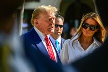 Donald Trump hace incómodo comentario sobre redada del FBI en Mar-a-Lago: “hicieron un lío” con la ropa interior de Melania 