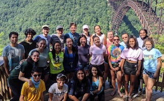 EU ofrece becas para que mexicanos entren a campamento de Ciencias este verano