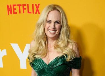 Rebel Wilson 'impacta' con bikini retro en yate de lujo