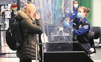 Viajes en avión: ¿Cómo llevar líquidos en el equipaje de mano?