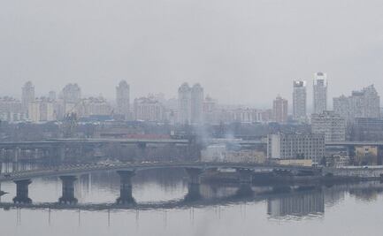 La defensa antiaérea ucraniana derriba un aparato ruso en Kiev (VIDEO)