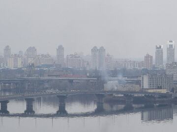La defensa antiaérea ucraniana derriba un aparato ruso en Kiev (VIDEO)