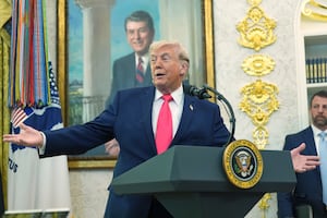 Trump habla de un “gran regalo” de Irán, relacionado con el estrecho de Ormuz. Esto se sabe