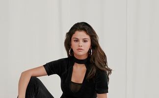 Selena Gomez cautiva con jeans y look braless en Manhattan