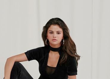 Selena Gomez cautiva con jeans y look braless en Manhattan