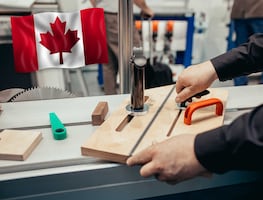 Mueblería en Canadá ofrece trabajo para carpinteros mexicanos; paga $37,500