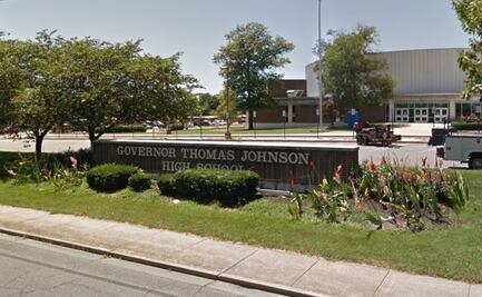 Escuela de EU causa polémica tras colgar bandera nazi en salón