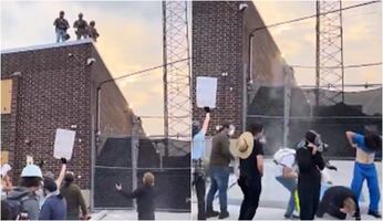 Indignante: Agentes de ICE disparan balas de pimienta a un reverendo durante protesta en Chicago. VIDEO