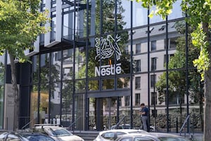 Escándalo en Nestlé: despiden al CEO por romance secreto con una subordinada