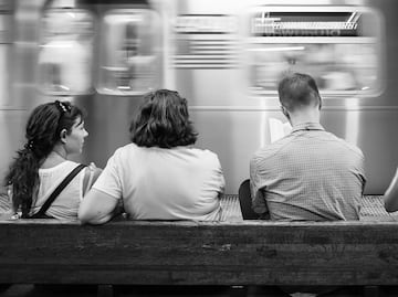 Nueva York prohibirá que acosadores sexuales usen el metro y autobús
