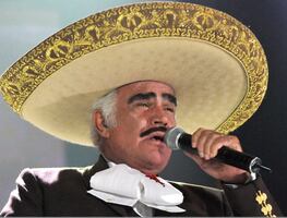 Vicente Fernández continúa en terapia intensiva