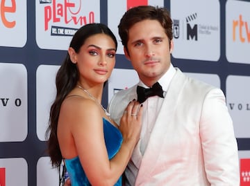 Novia de Diego Boneta destila glamour con vestido de terciopelo en Madrid